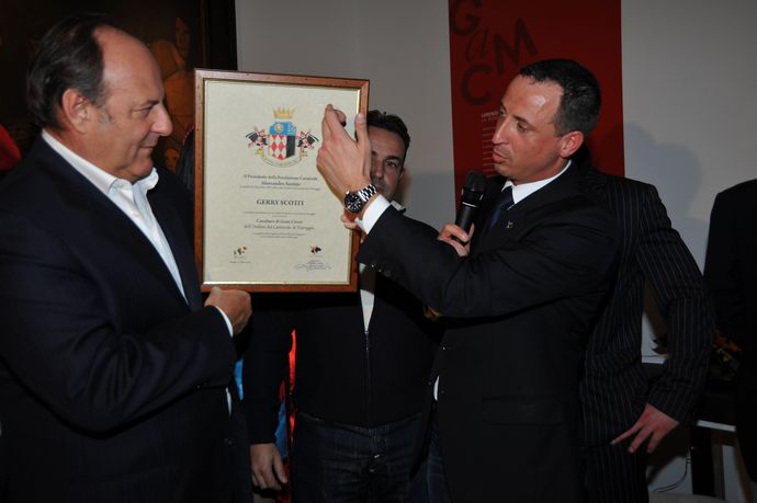 Ingrandisci la foto